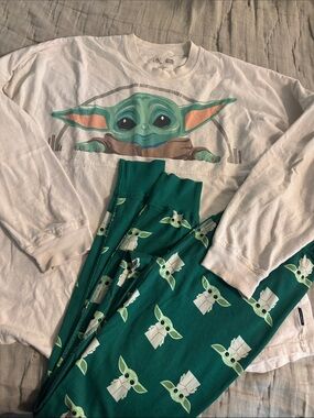 Star Wars The Child (Grogu) Disney Spirit Jersey (S) and Hanna Andersson set (L)
